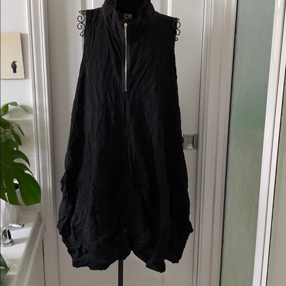 Crushed, black tunic. - Picture 1 of 2